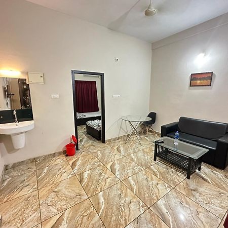 Zahir Residency Hotel Kondotty Bagian luar foto