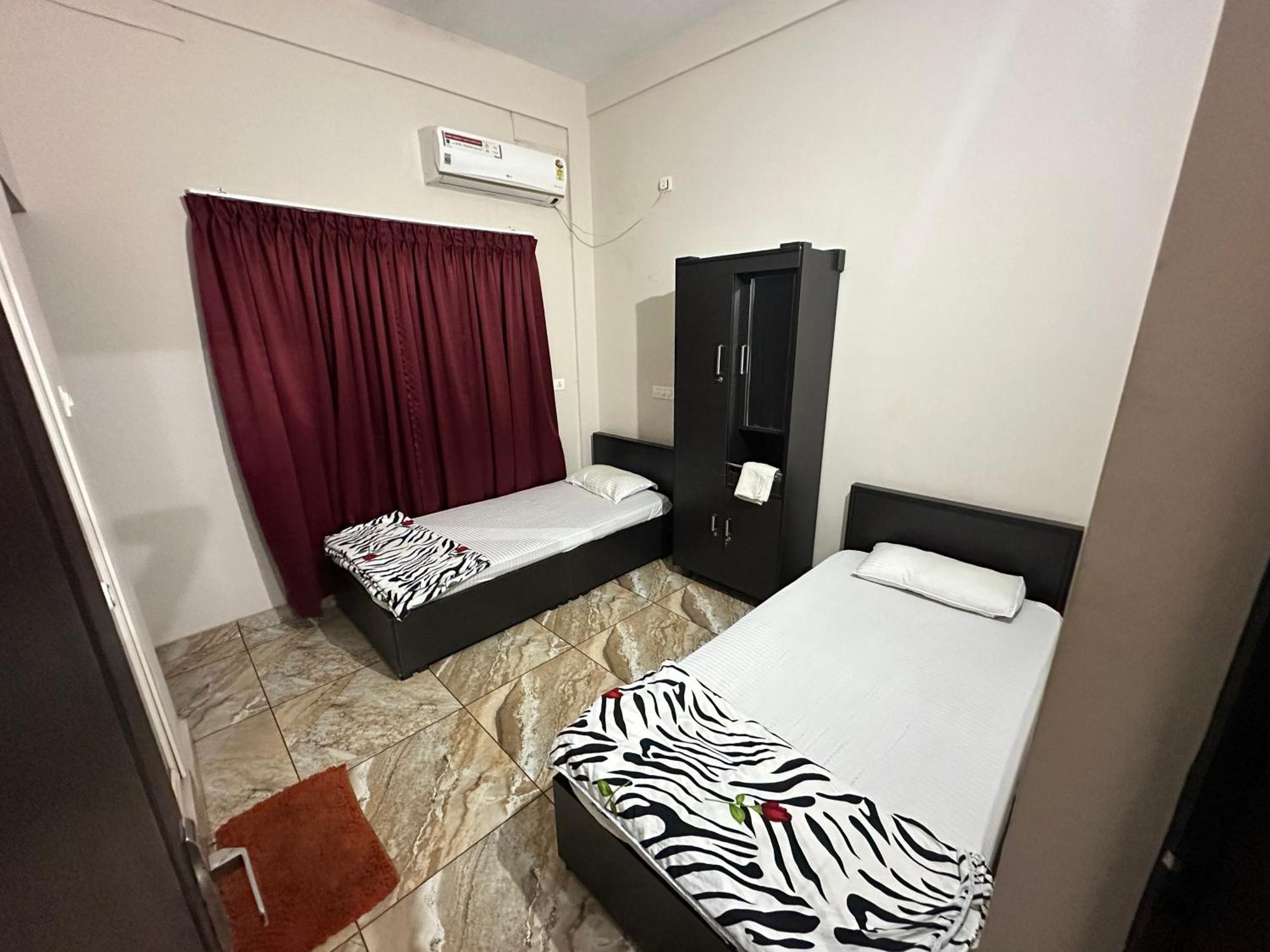 Zahir Residency Hotel Kondotty Bagian luar foto
