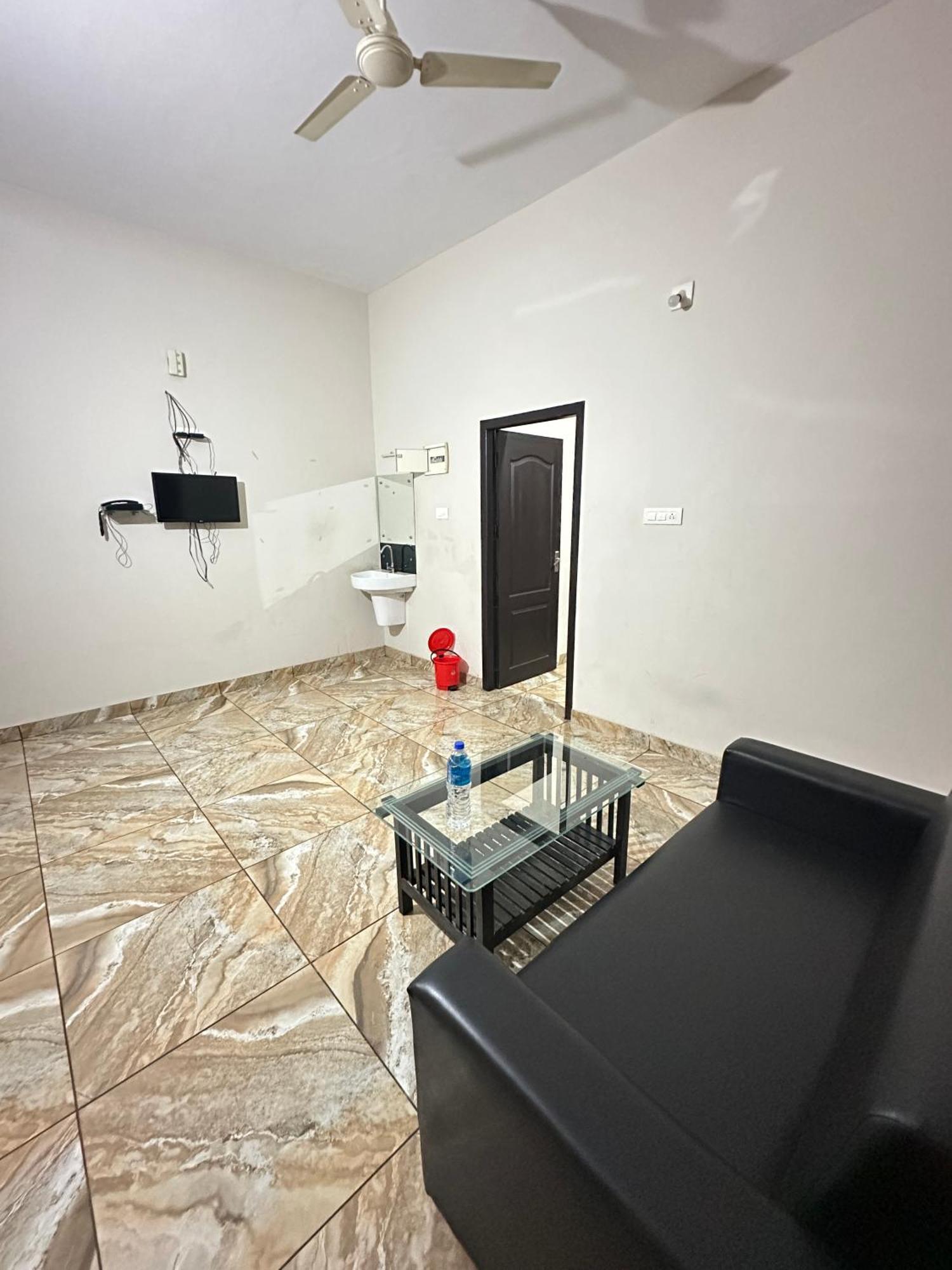 Zahir Residency Hotel Kondotty Bagian luar foto