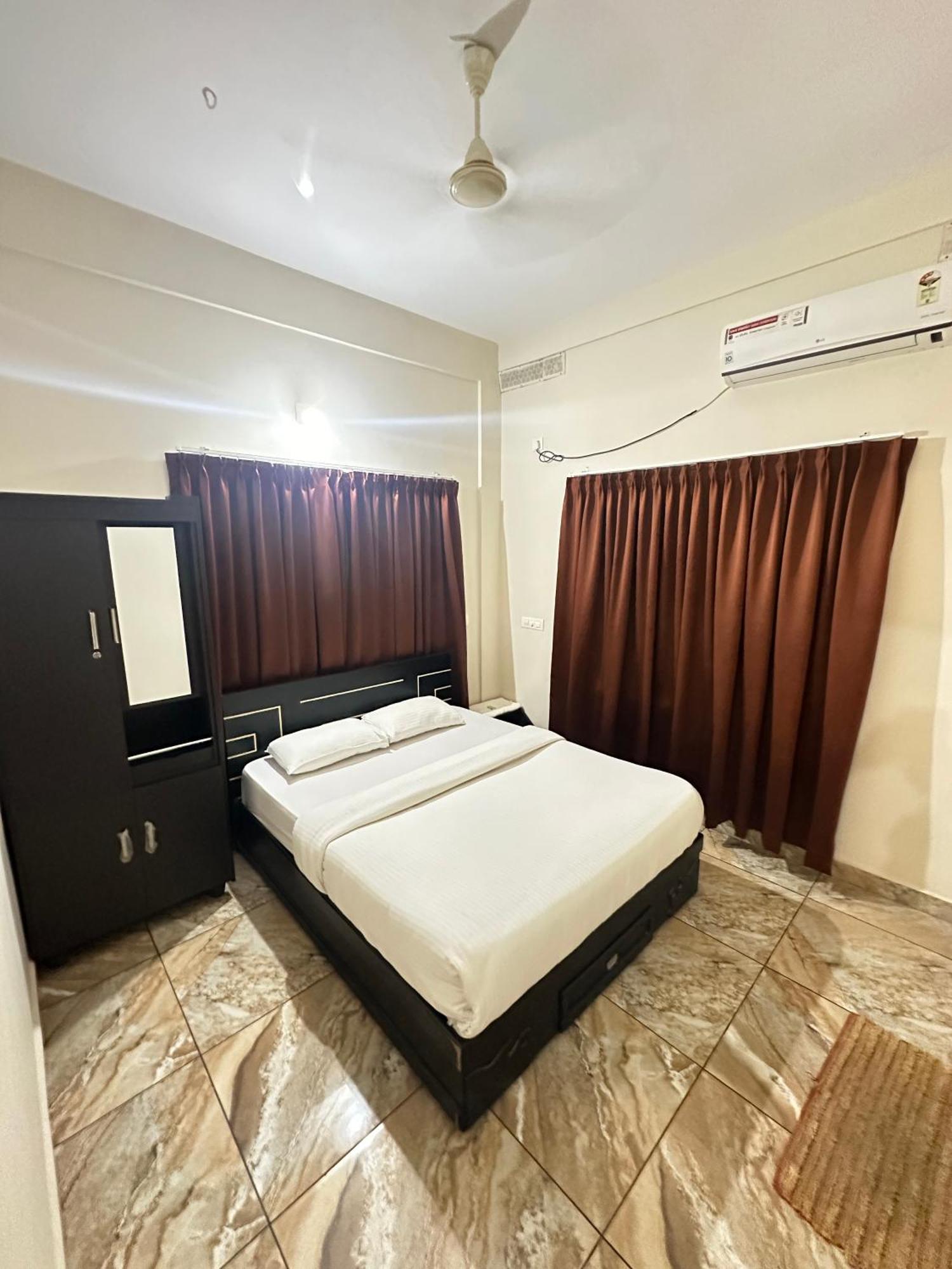 Zahir Residency Hotel Kondotty Bagian luar foto