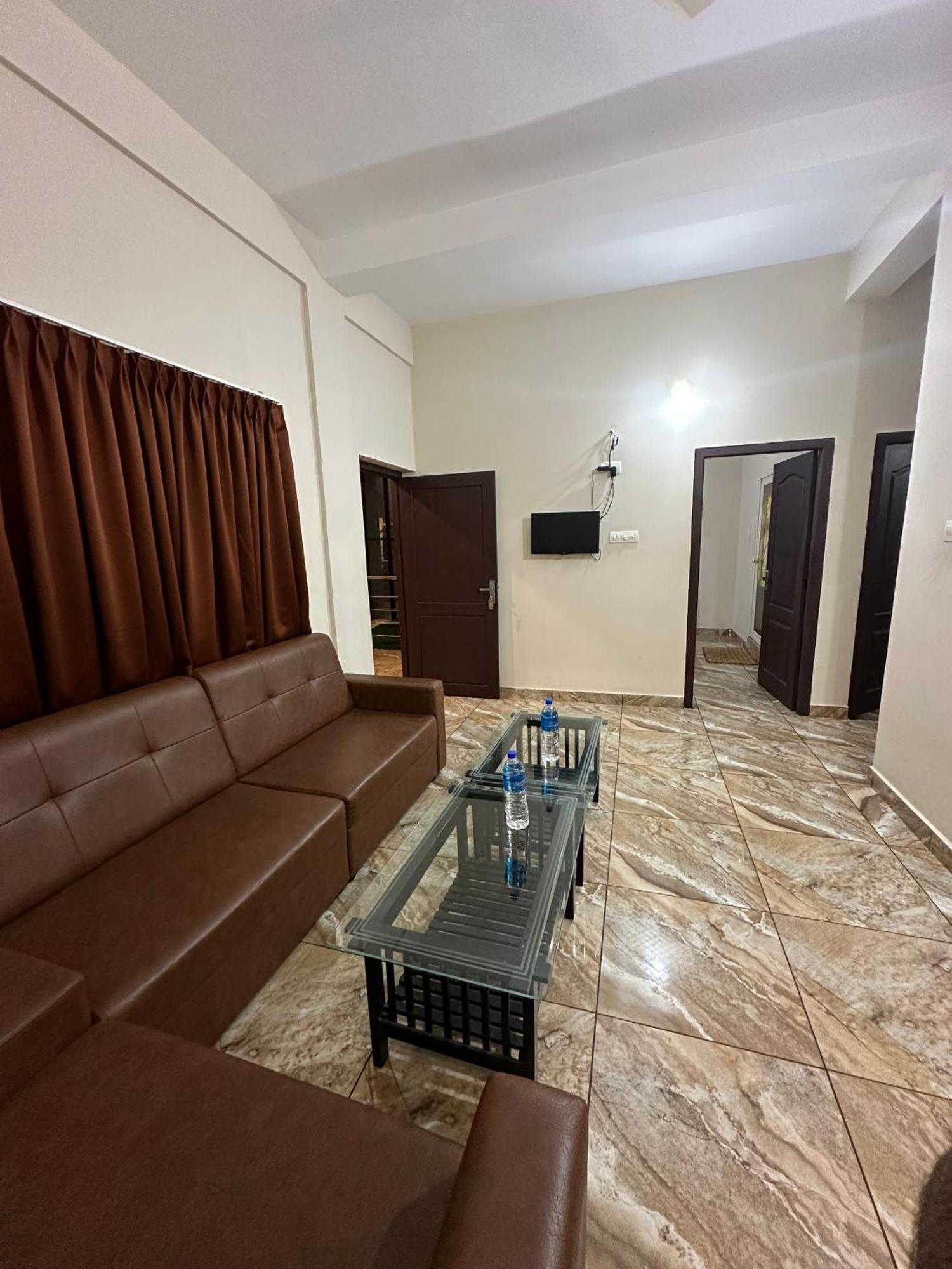 Zahir Residency Hotel Kondotty Bagian luar foto