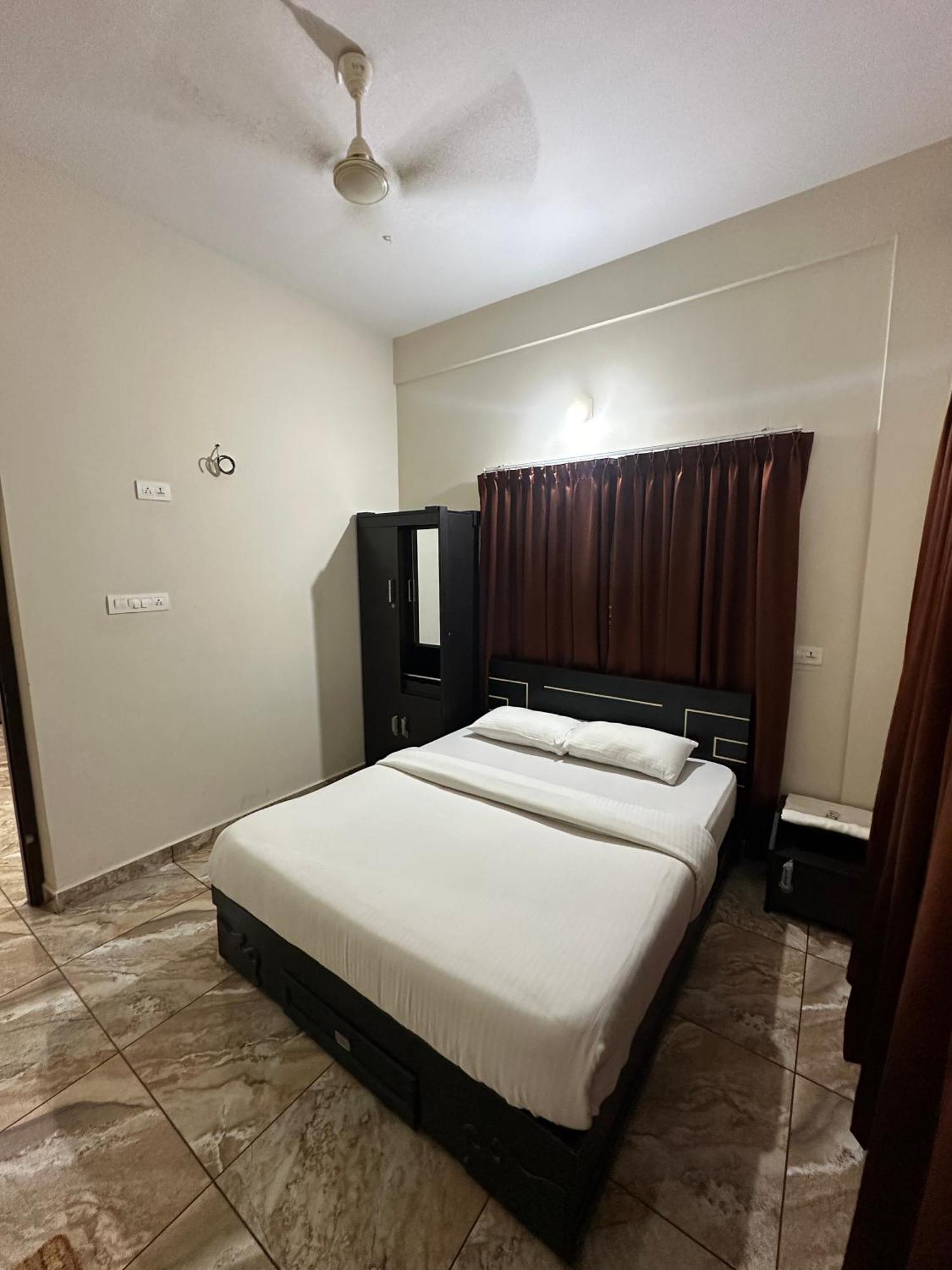 Zahir Residency Hotel Kondotty Bagian luar foto