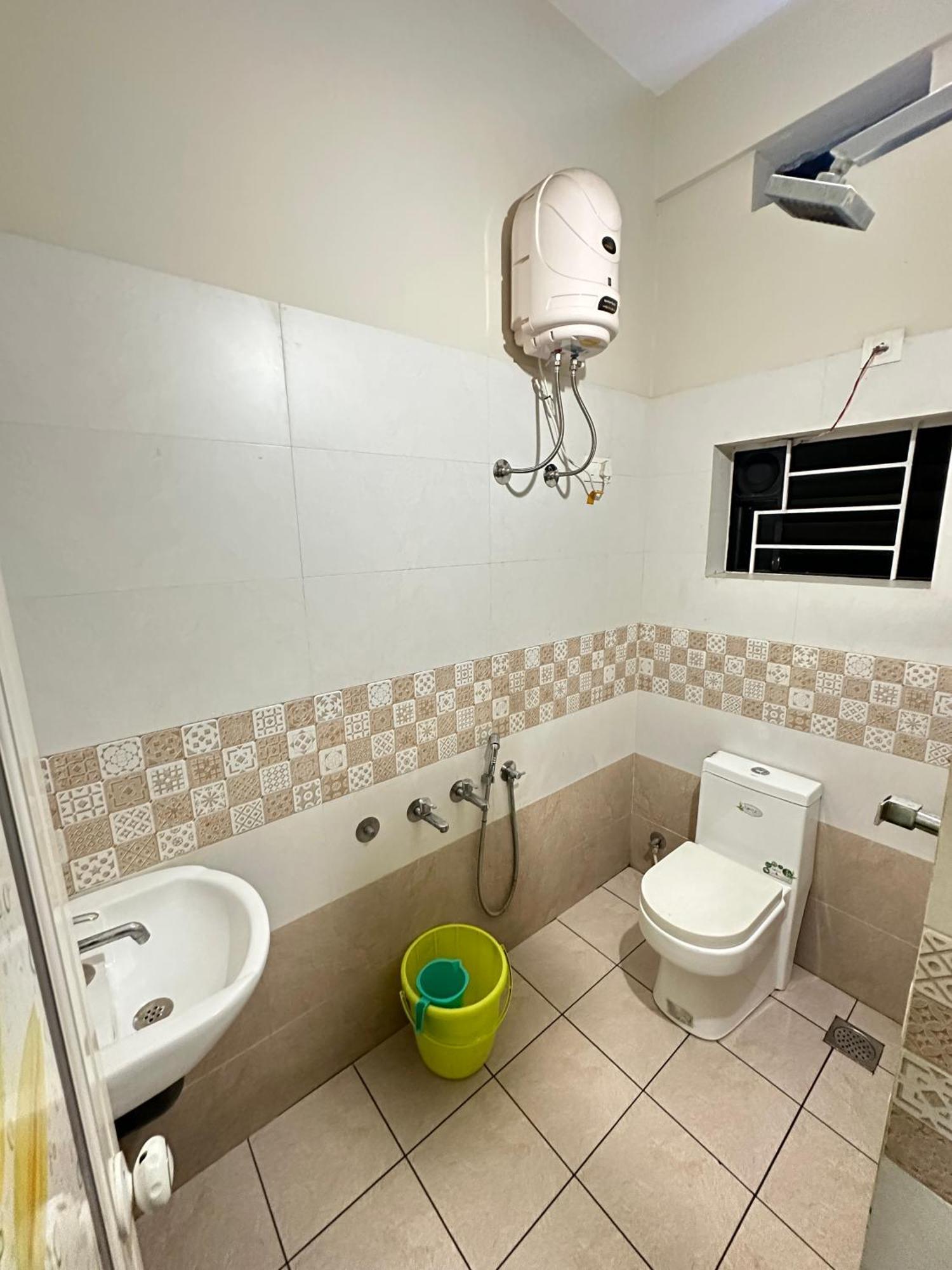 Zahir Residency Hotel Kondotty Bagian luar foto