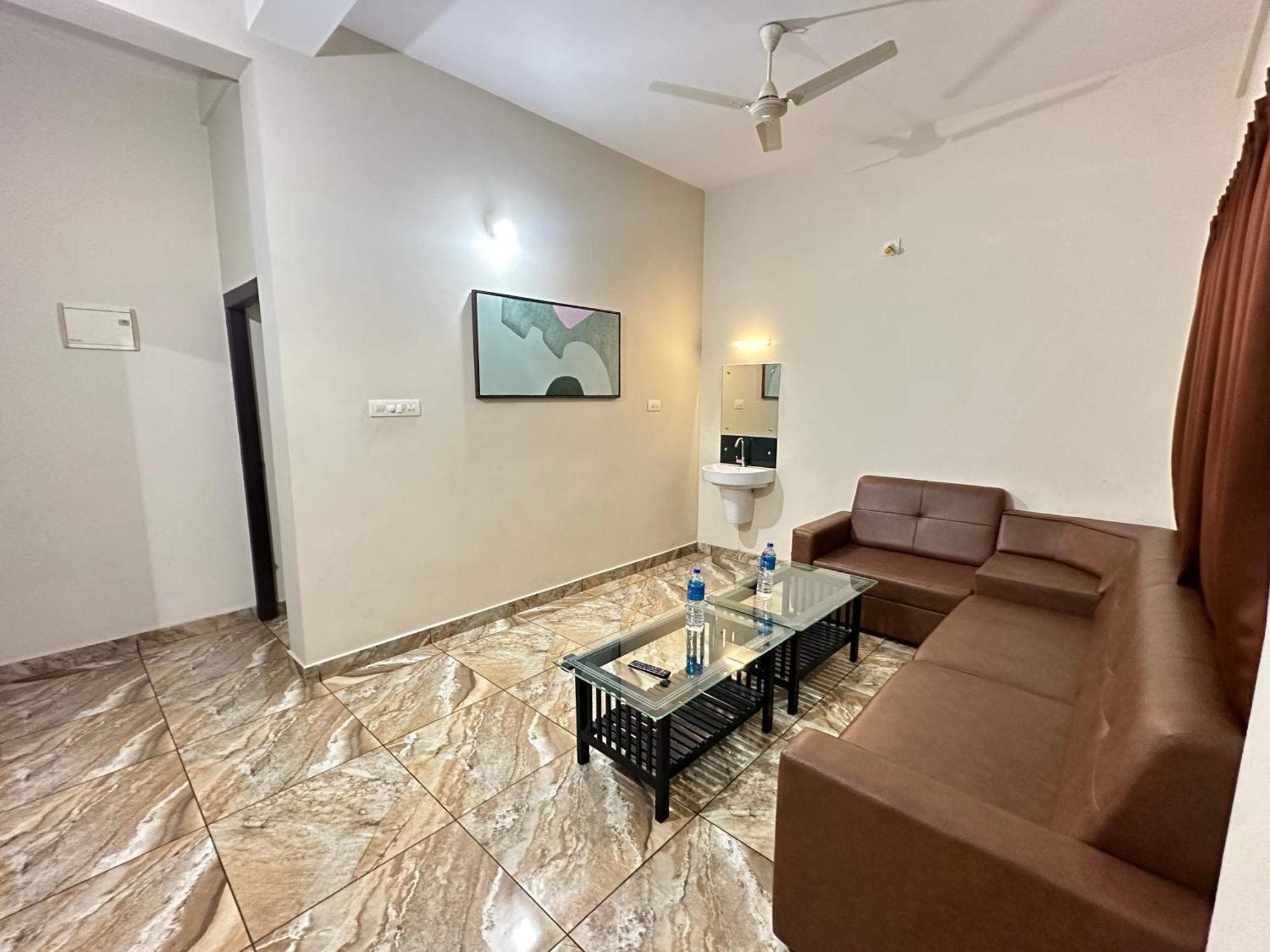 Zahir Residency Hotel Kondotty Bagian luar foto