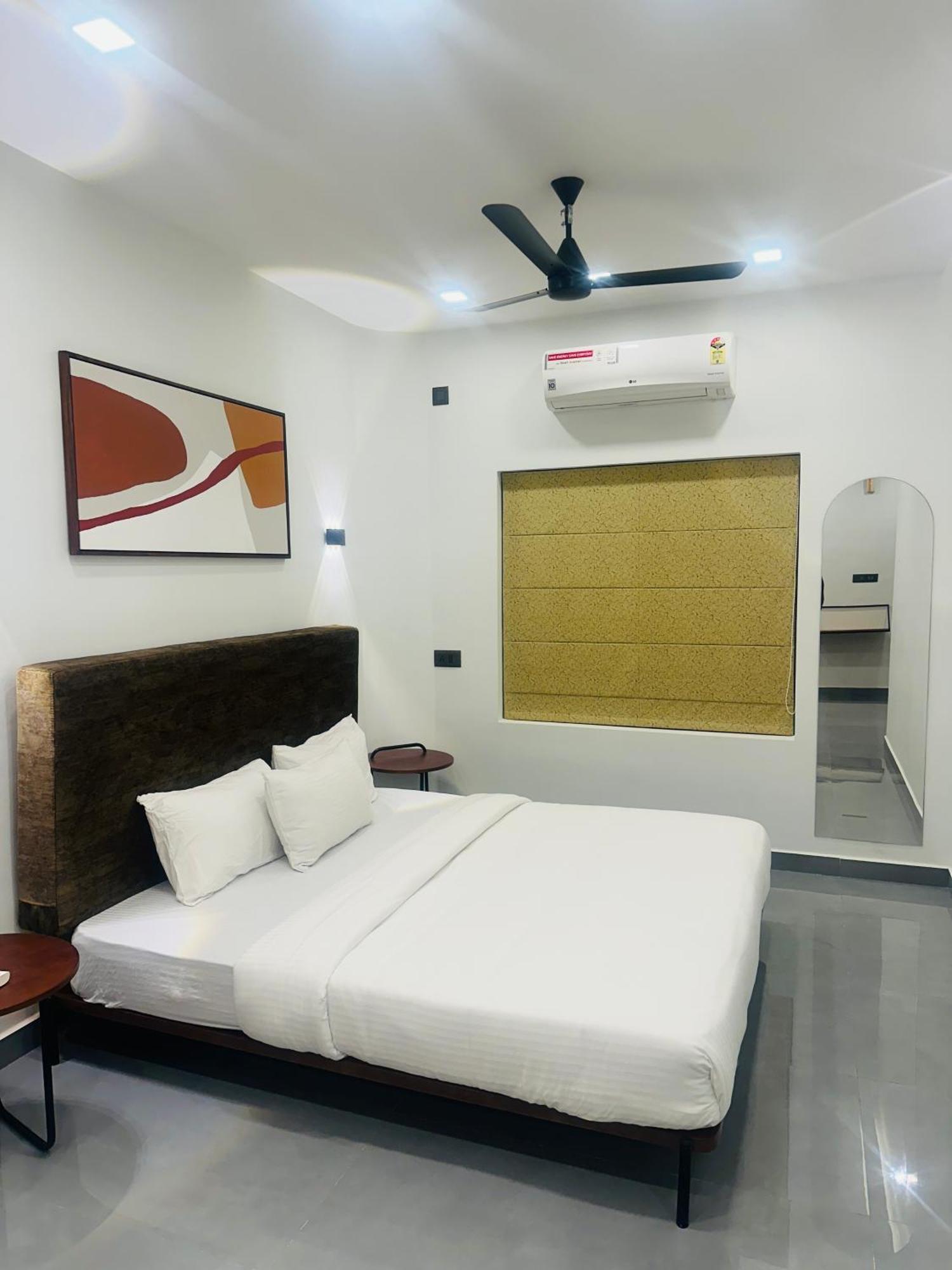 Zahir Residency Hotel Kondotty Bagian luar foto